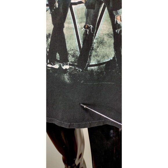 2012 Motley Crue Gradient Sun Faded Distressed Holes Concert Tee Rock Band XL - Picture 5 of 5